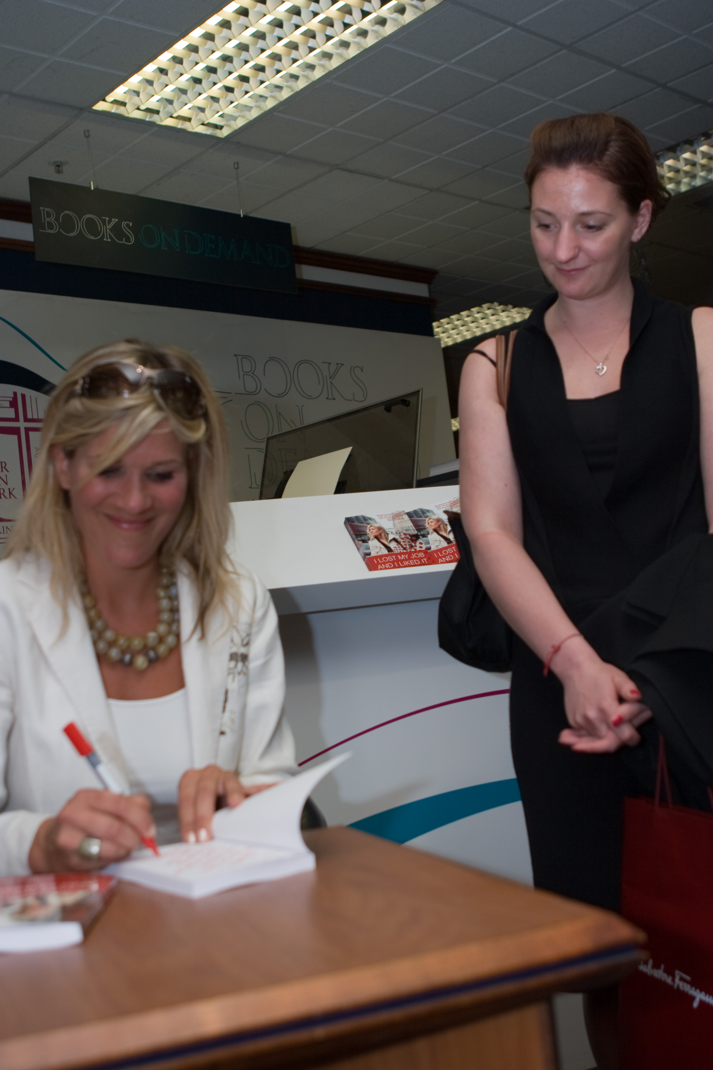 Lilou Mace Book Signing 18 06 09-202.jpg